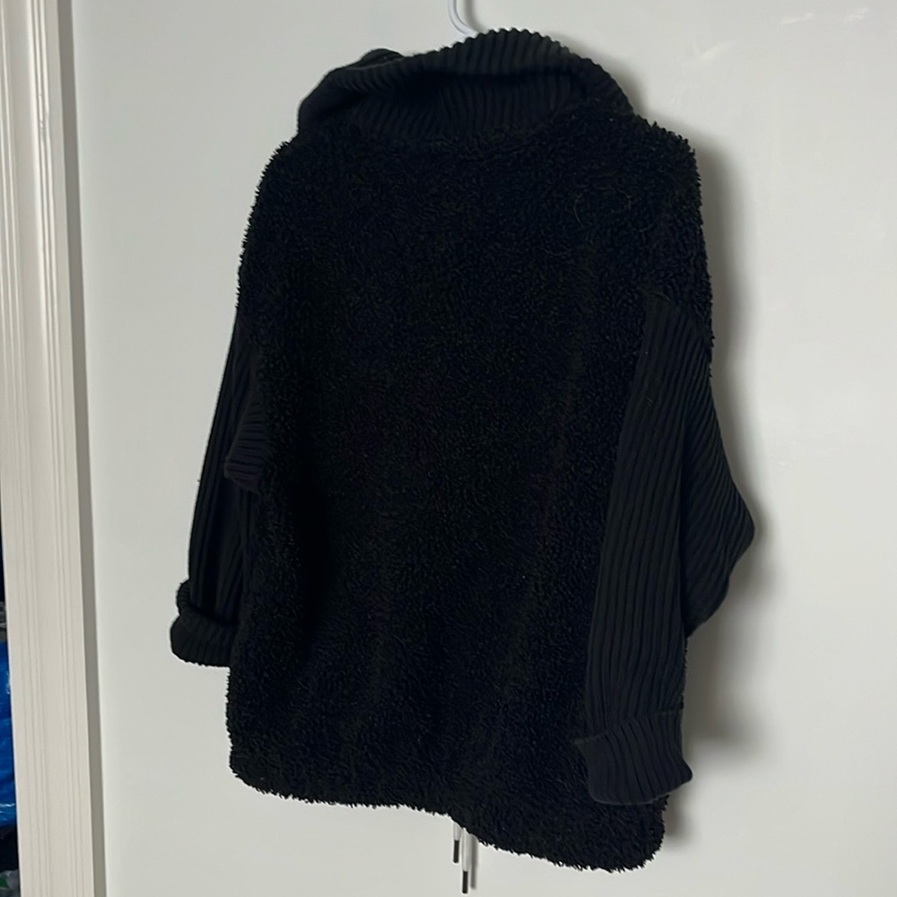 Varley Ribbed Black Sweater Fleece Pullover, worn twice - Picture 6 of 6